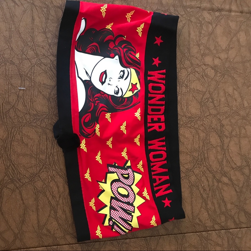 Wonder woman underwear size M